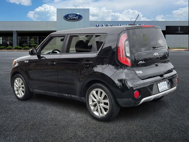Used 2017 Kia Soul + image 3