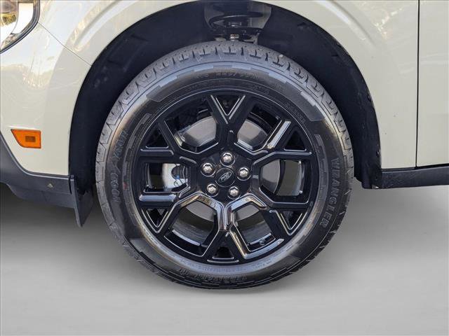 New 2025 Ford Maverick XLT w/ XLT Luxury Package image 9