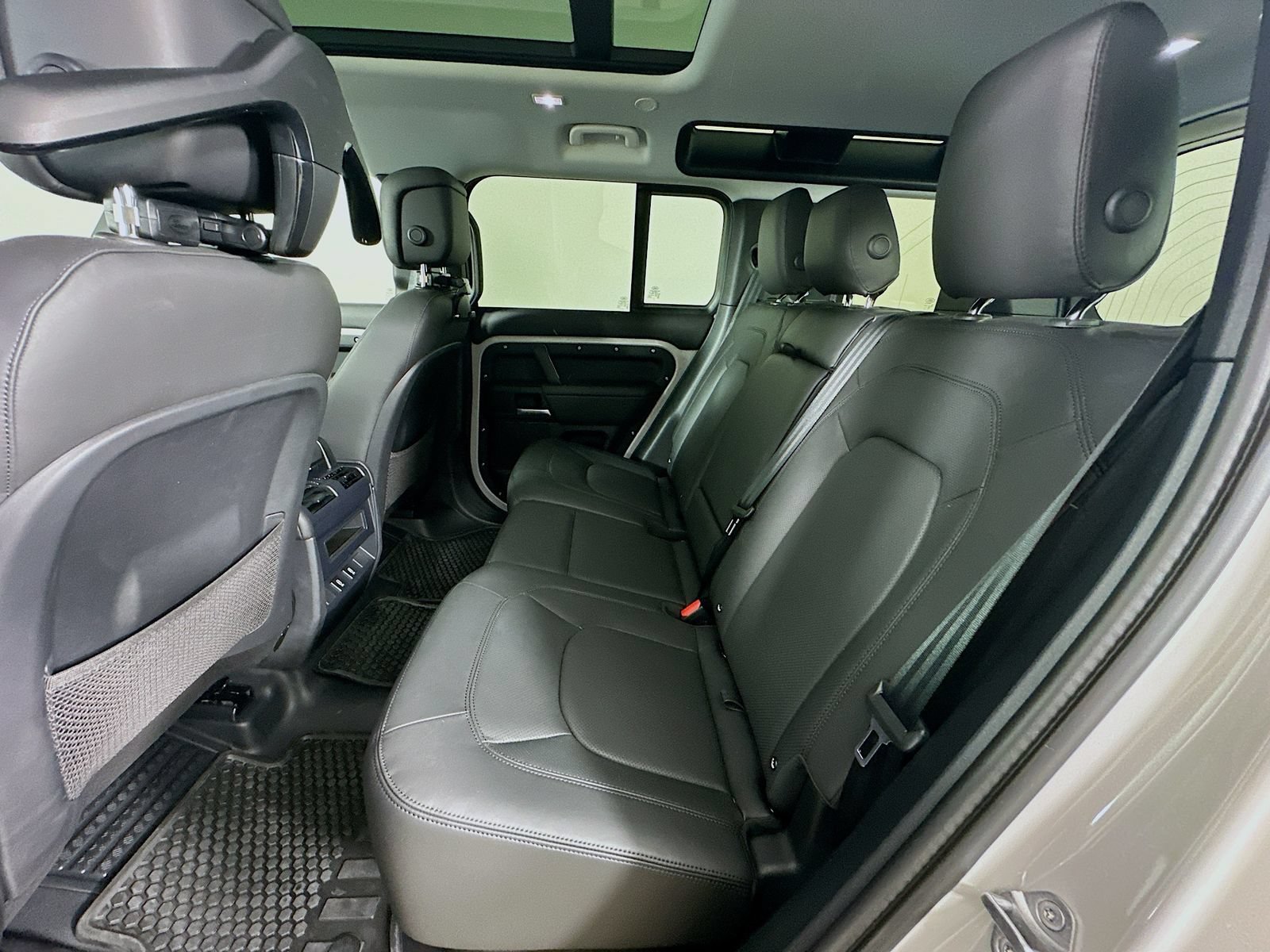 New 2026 Land Rover Defender 110 S AWD/4WD image 38