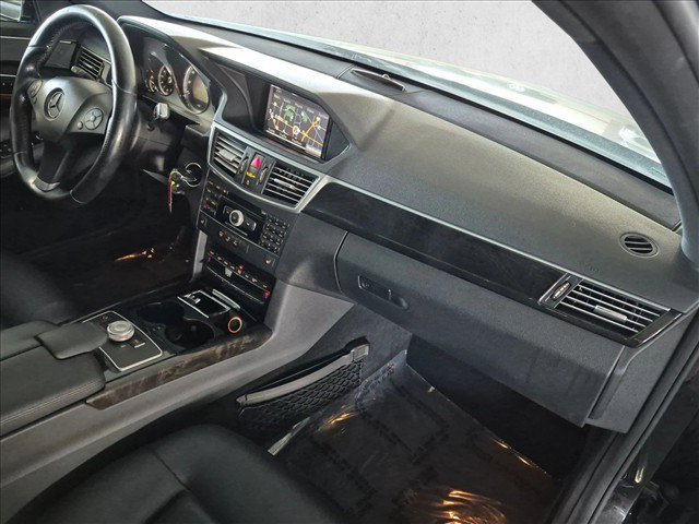 Used 2010 Mercedes-Benz E 350 Sedan image 23