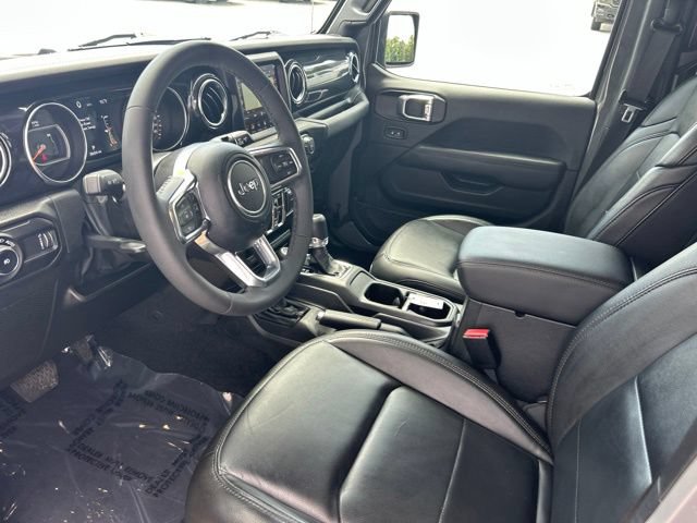 Used 2023 Jeep Wrangler Unlimited Sahara AWD/4WD image 28