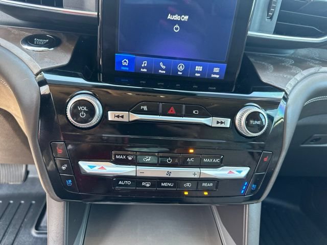 Used 2022 Ford Explorer Platinum w/ Equipment Group 601A AWD/4WD image 20