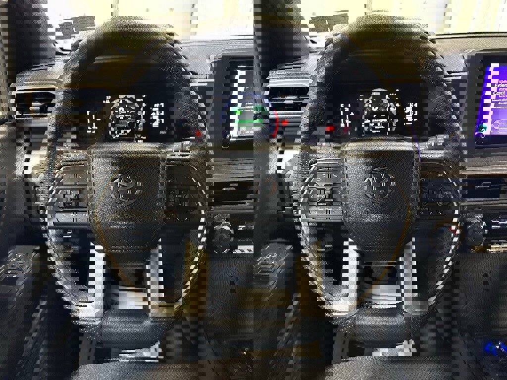 Used 2025 Toyota 4Runner SR5 image 19