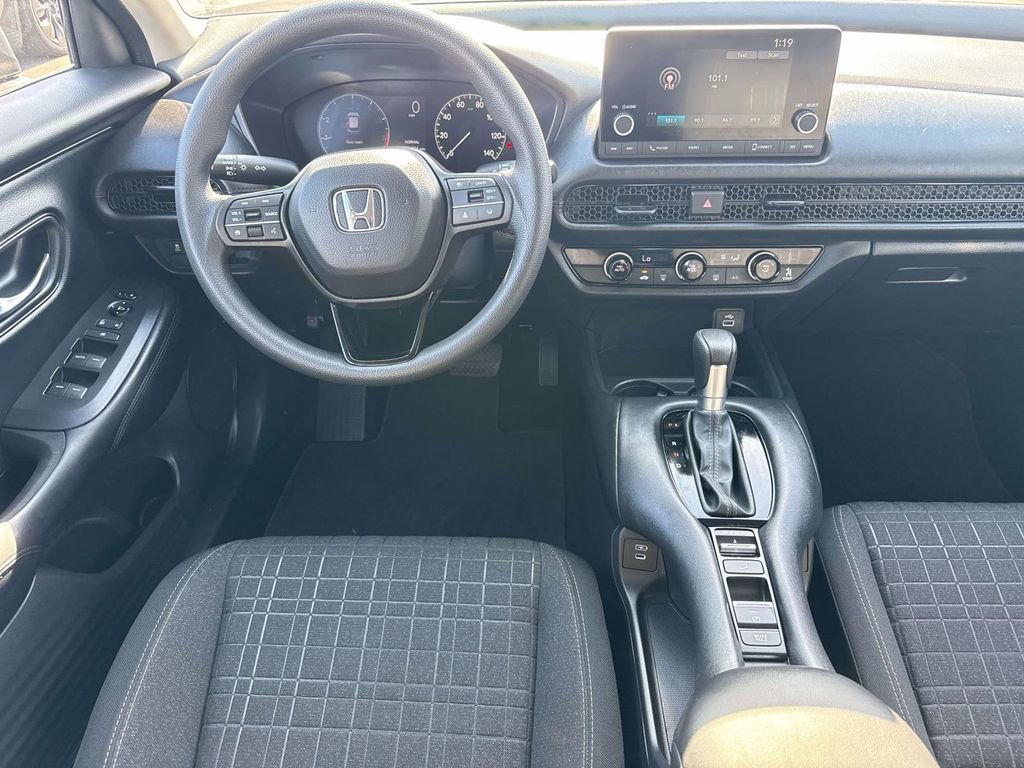 Used 2025 Honda HR-V LX image 11