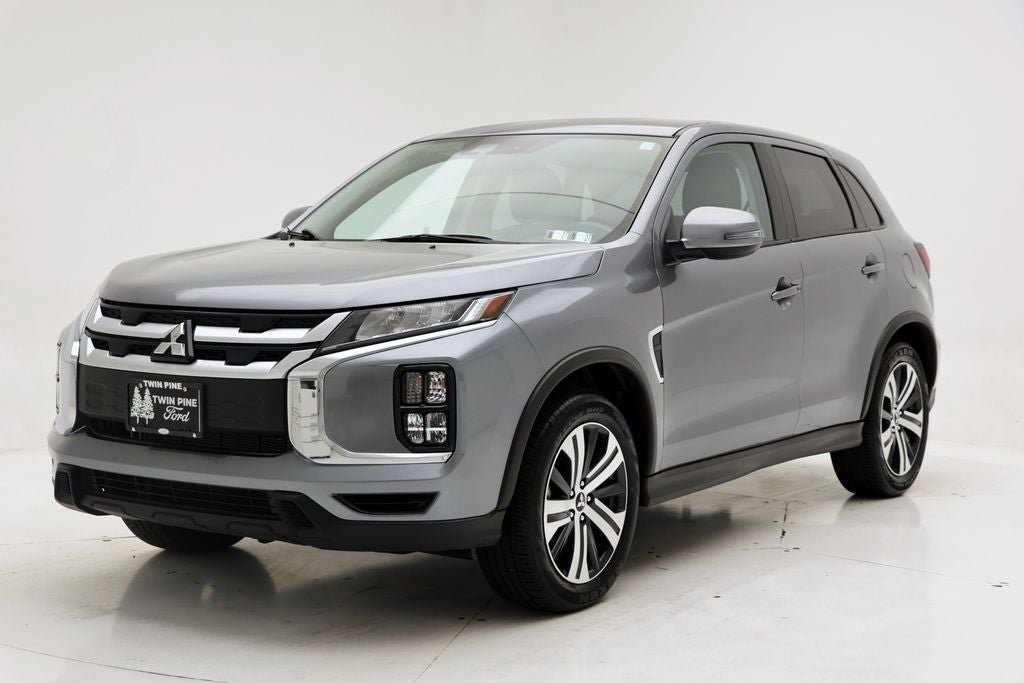 Used 2025 Mitsubishi Outlander Sport AWD image 2