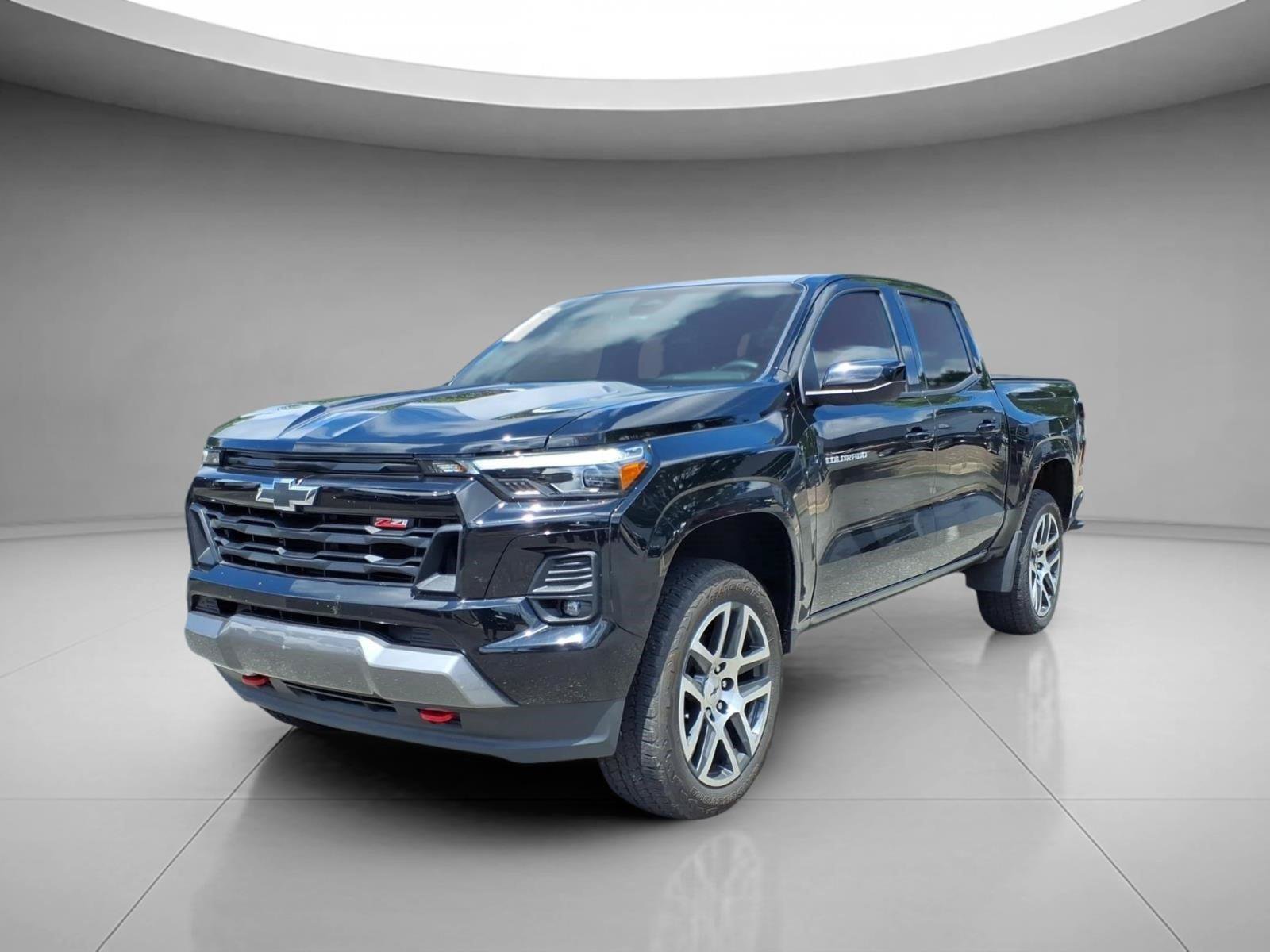 Used 2023 Chevrolet Colorado Z71 w/ Z71 Convenience Package 2