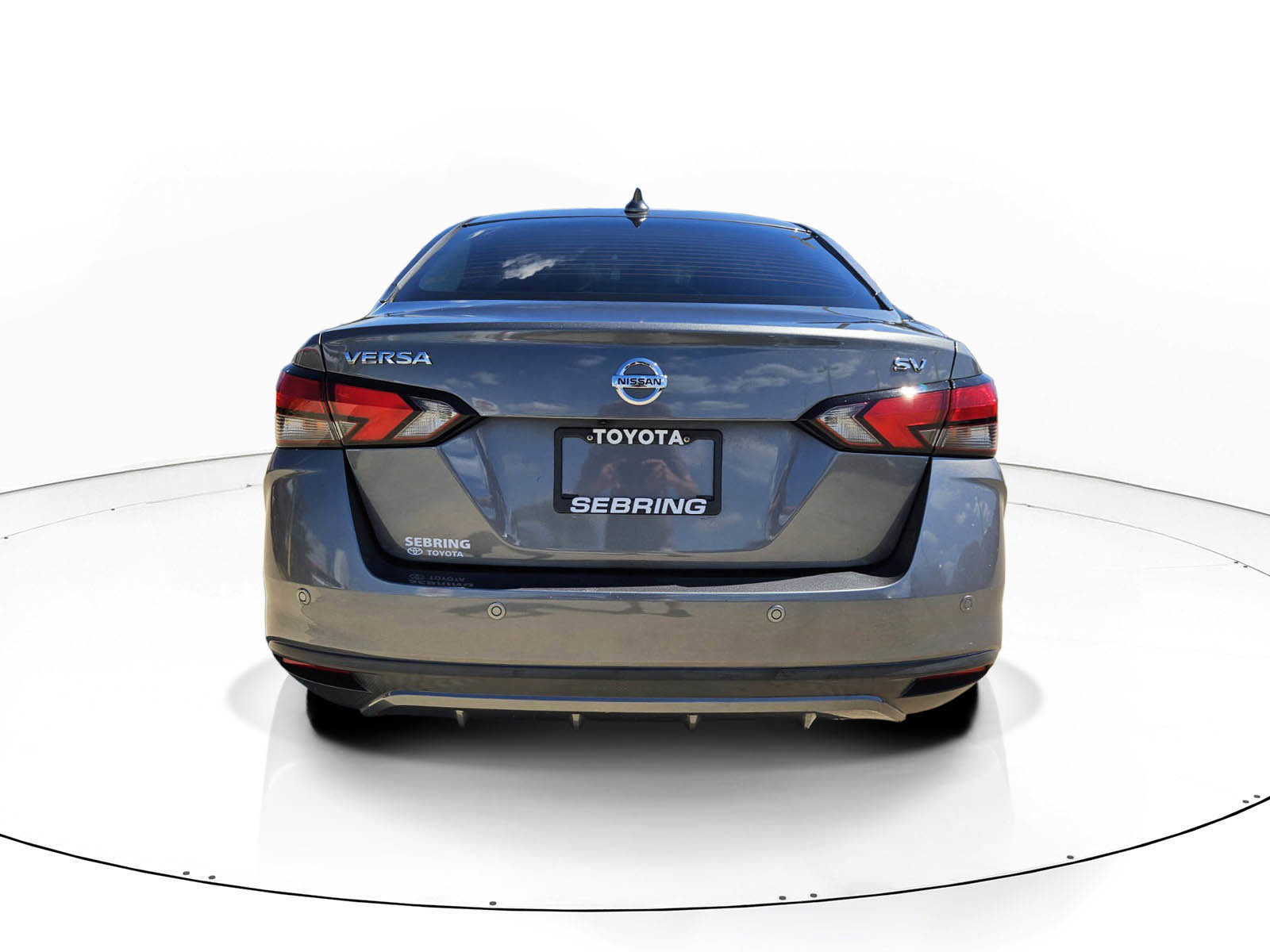 Used 2020 Nissan Versa SV image 4