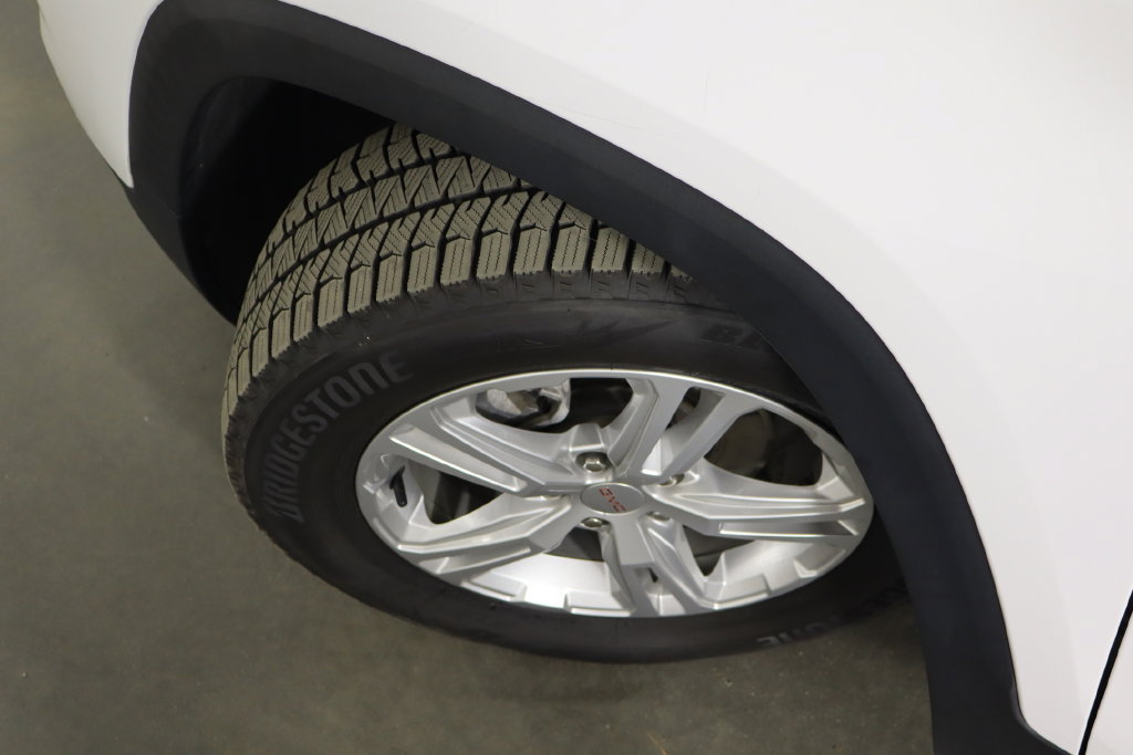 Used 2022 GMC Terrain SLE w/ Driver Convenience Package FWD image 40