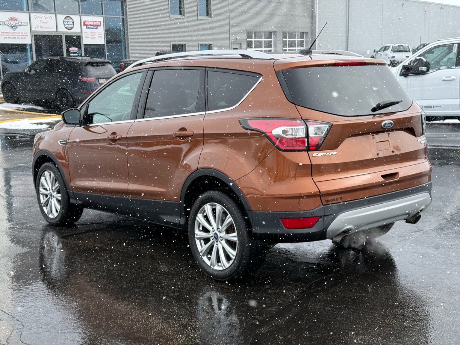 Used 2017 Ford Escape Titanium image 5