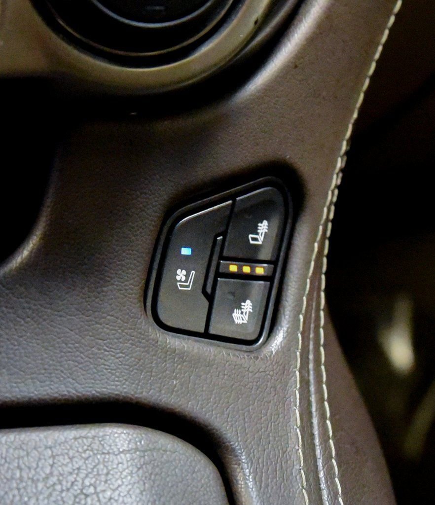 Used 2019 Chevrolet Tahoe Premier AWD/4WD image 25