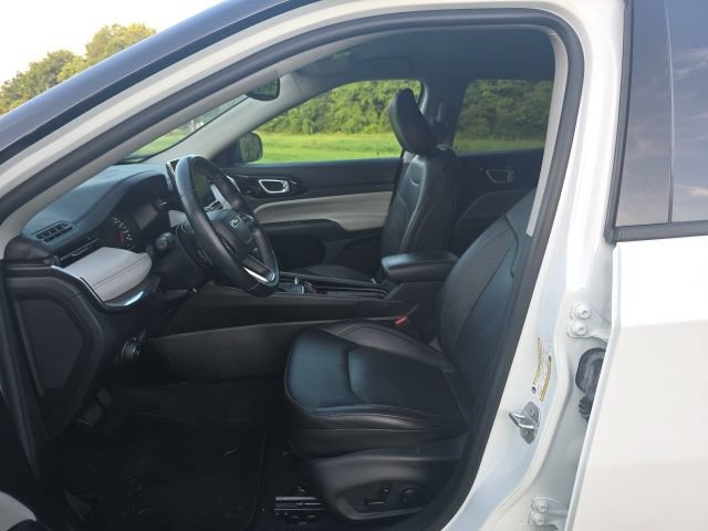 Used 2022 Jeep Compass Limited AWD/4WD image 16
