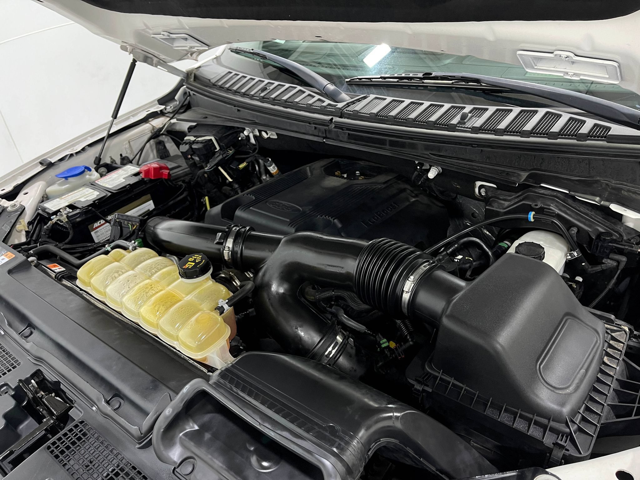 Used 2019 Ford Expedition Limited w/ Equipment Group 302A AWD/4WD image 27