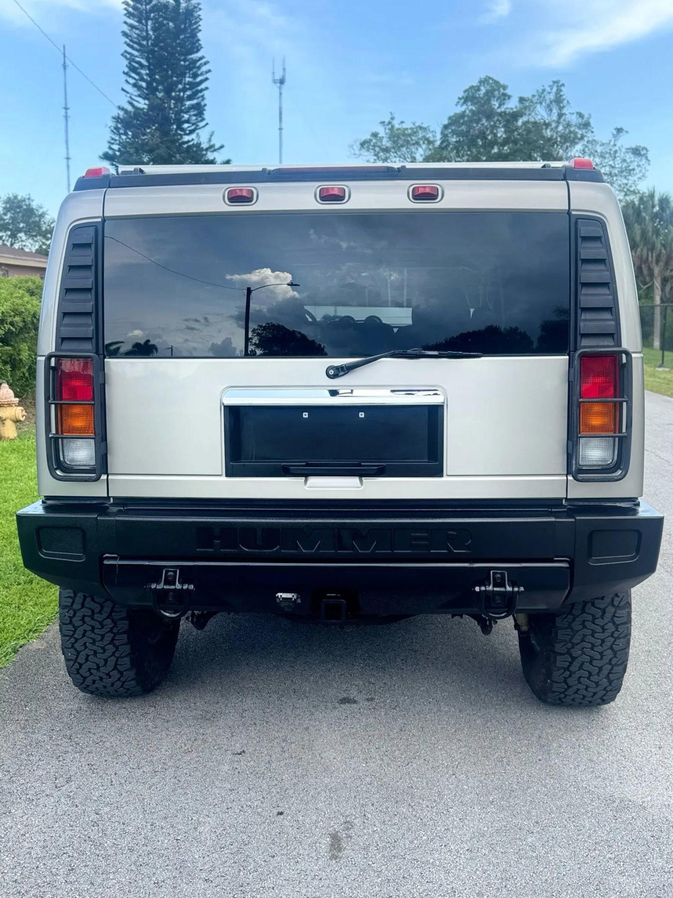 Used 2003 HUMMER H2 w/ Preferred Equipment Group image 8