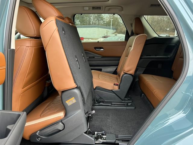 New 2026 Nissan Pathfinder Platinum image 6