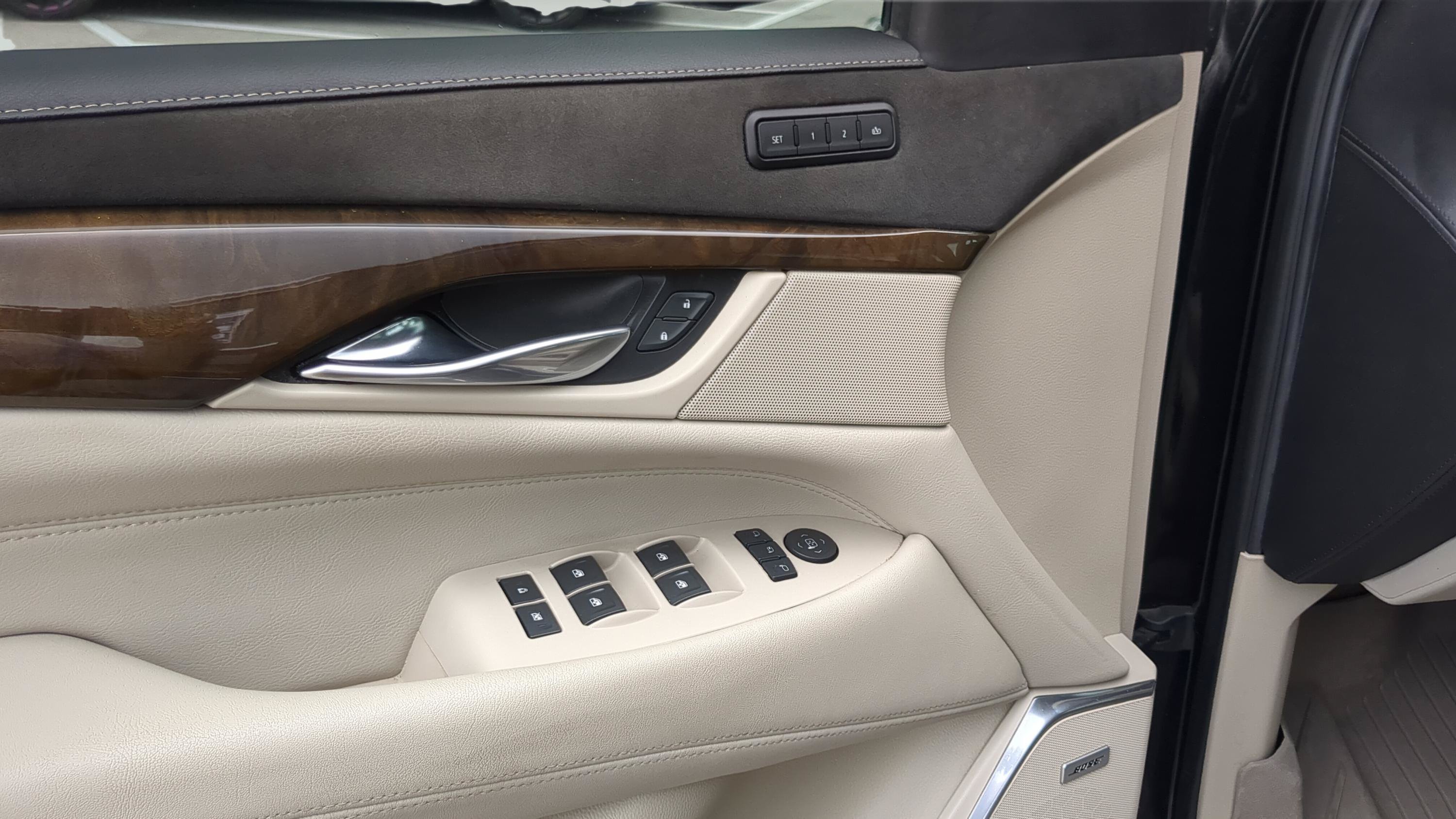Used 2019 Cadillac Escalade Premium Luxury AWD/4WD image 11