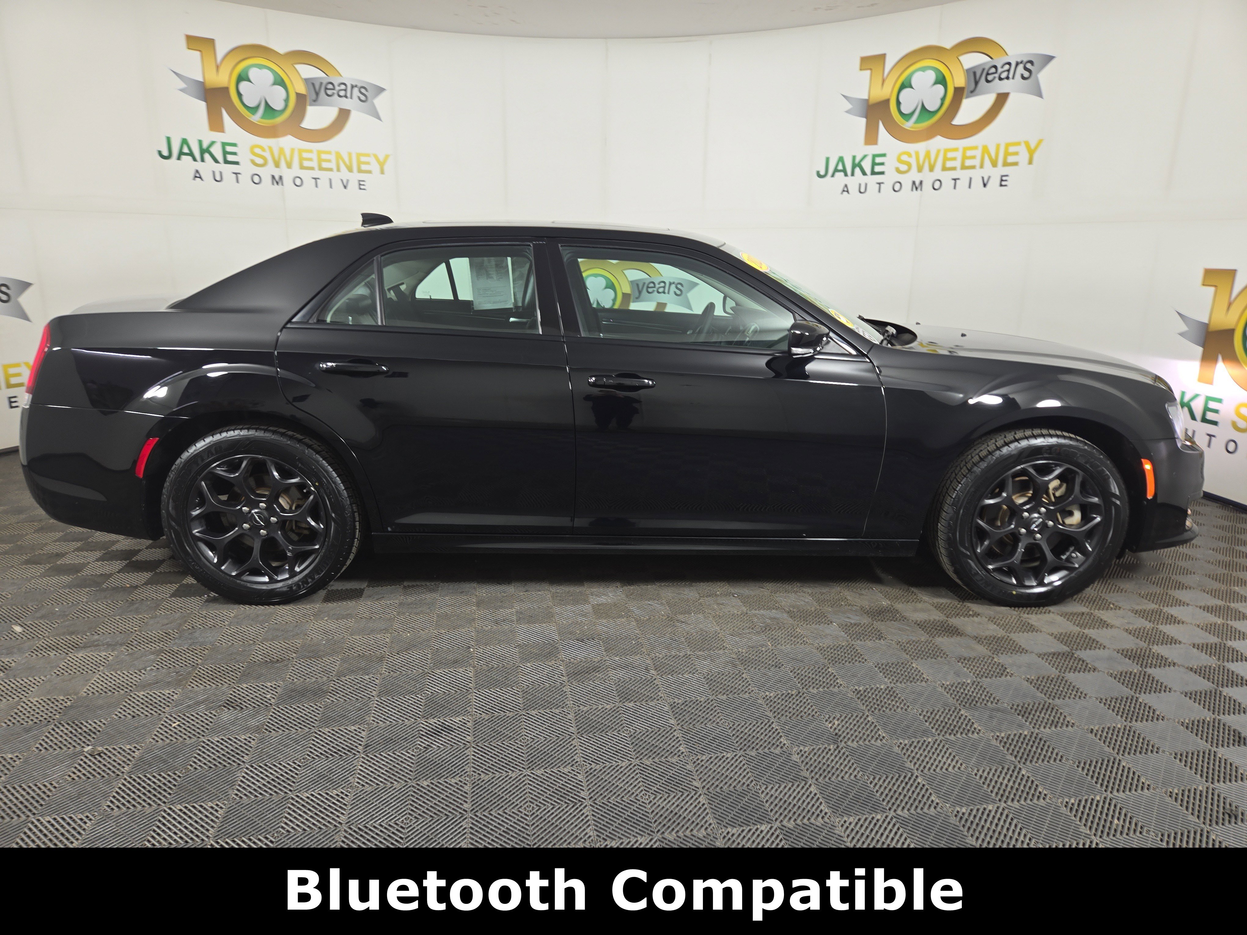 Used 2023 Chrysler 300 Touring L w/ Popular Equipment Group image 10