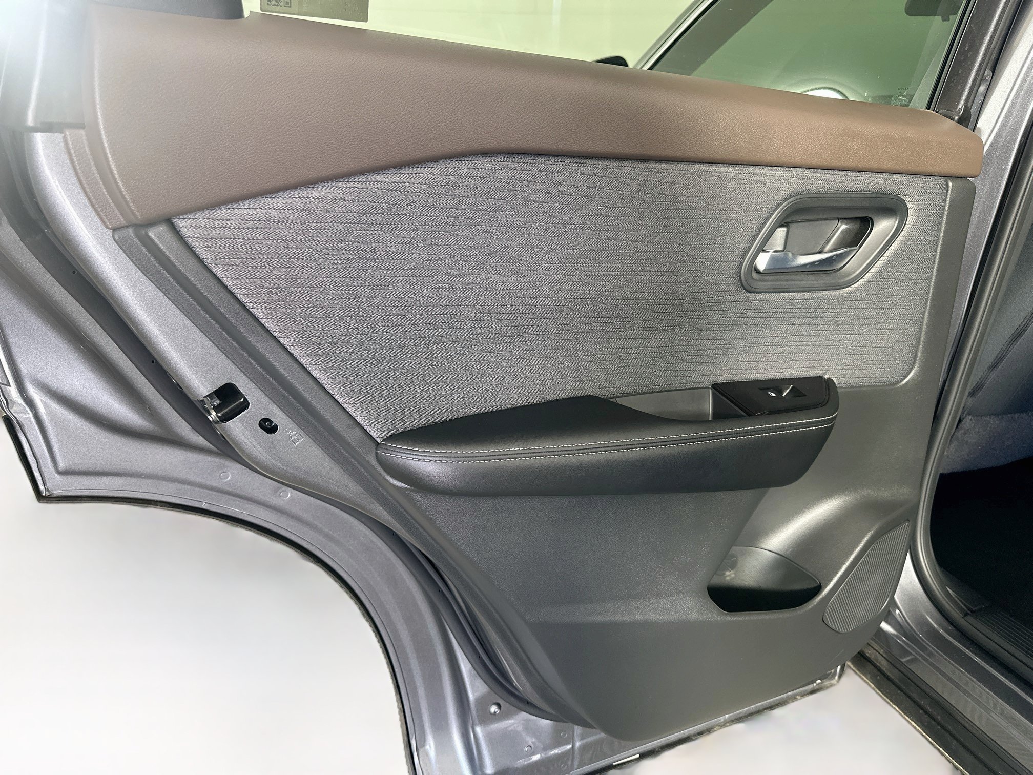 Used 2023 Nissan Rogue SV FWD image 25