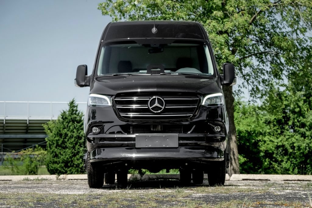 Used 2025 Mercedes-Benz Sprinter 3500 image 5
