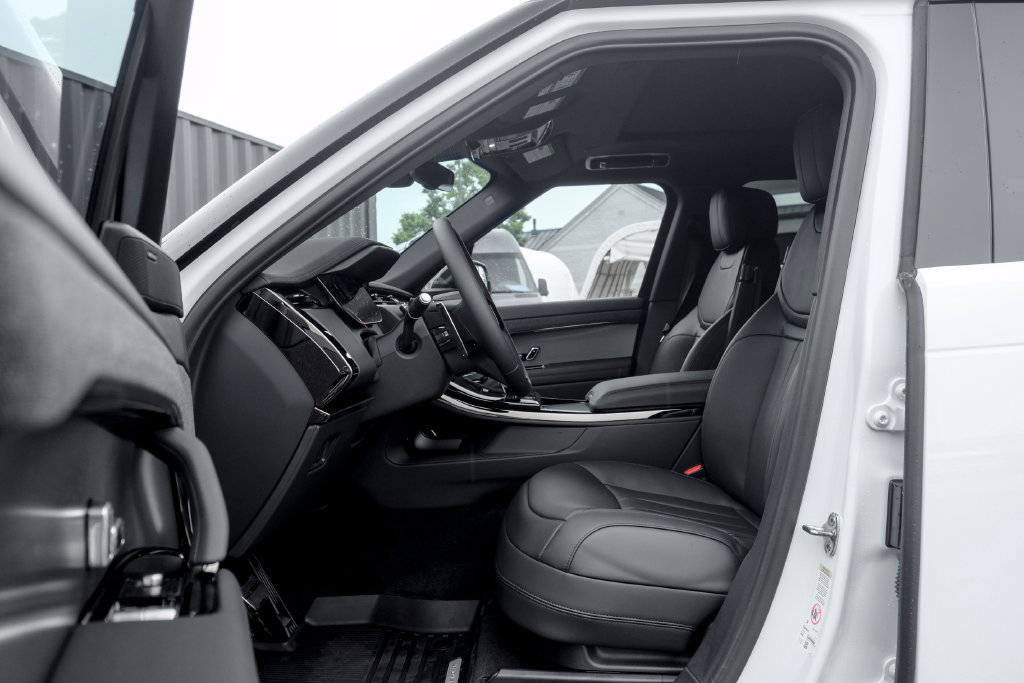 New 2026 Land Rover Range Rover Sport Dynamic SE AWD/4WD image 10