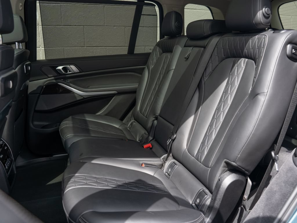 Used 2023 BMW X7 xDrive40i w/ Premium Package AWD/4WD image 18