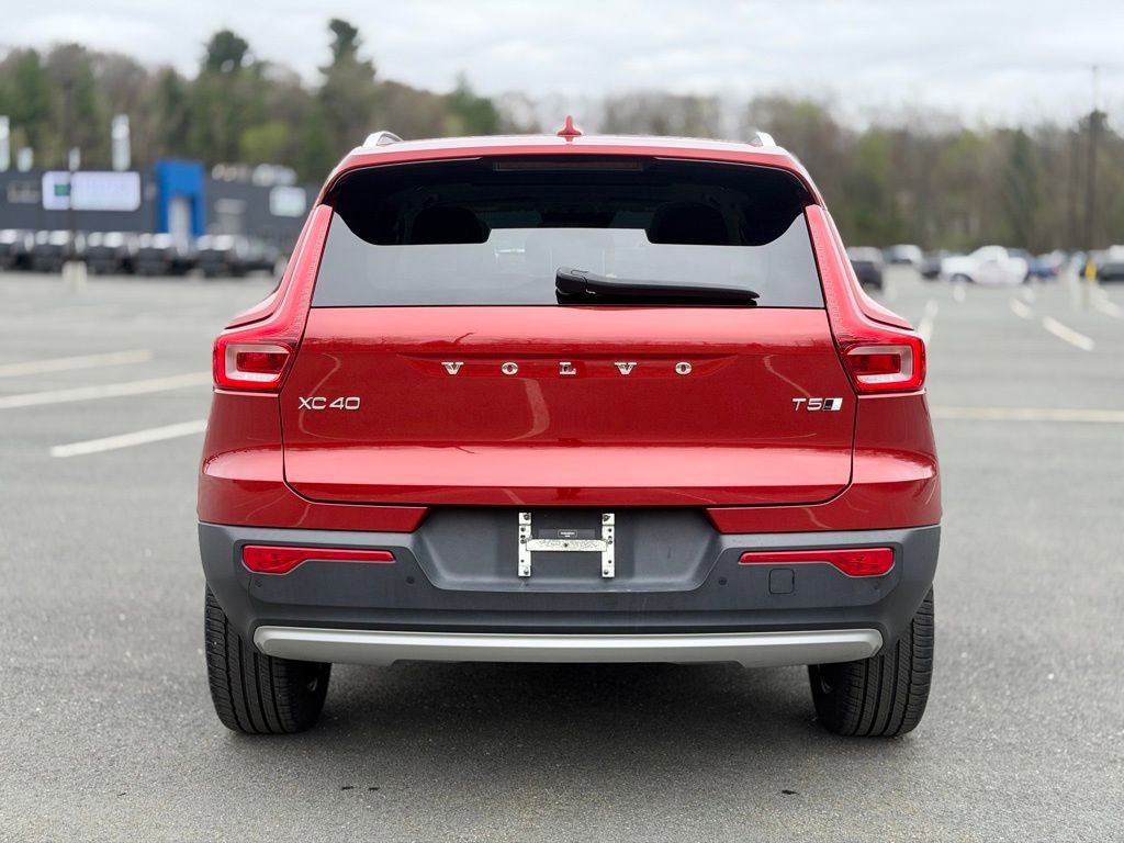 Used 2022 Volvo XC40 T5 Inscription image 5