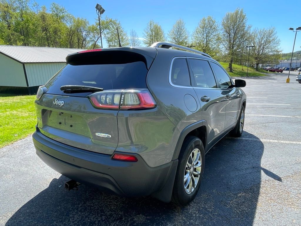 Used 2019 Jeep Cherokee Latitude Plus w/ Cold Weather Group AWD/4WD image 3