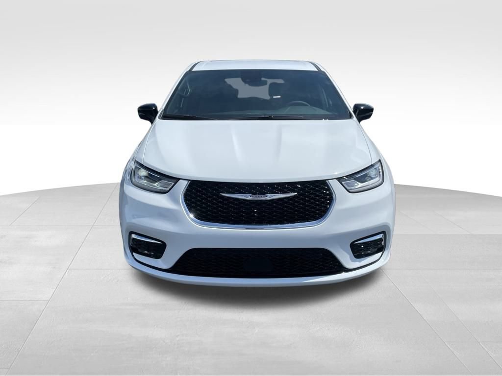 New 2026 Chrysler Pacifica Select image 3