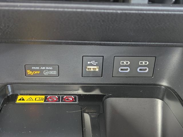 Used 2025 Toyota Camry SE AWD/4WD image 21