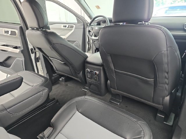 Used 2023 Ford Explorer XLT w/ Equipment Group 202A RWD image 11