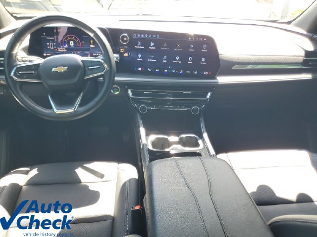 Used 2025 Chevrolet Traverse LT FWD image 16