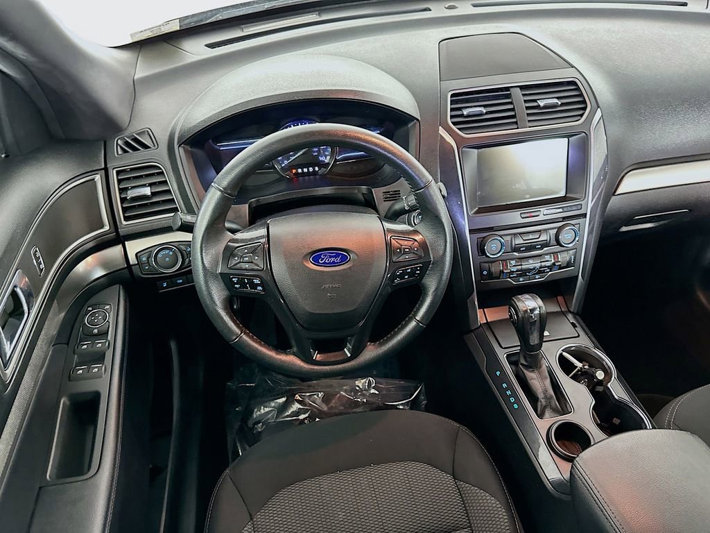 Used 2018 Ford Explorer XLT w/ Equipment Group 201A image 30