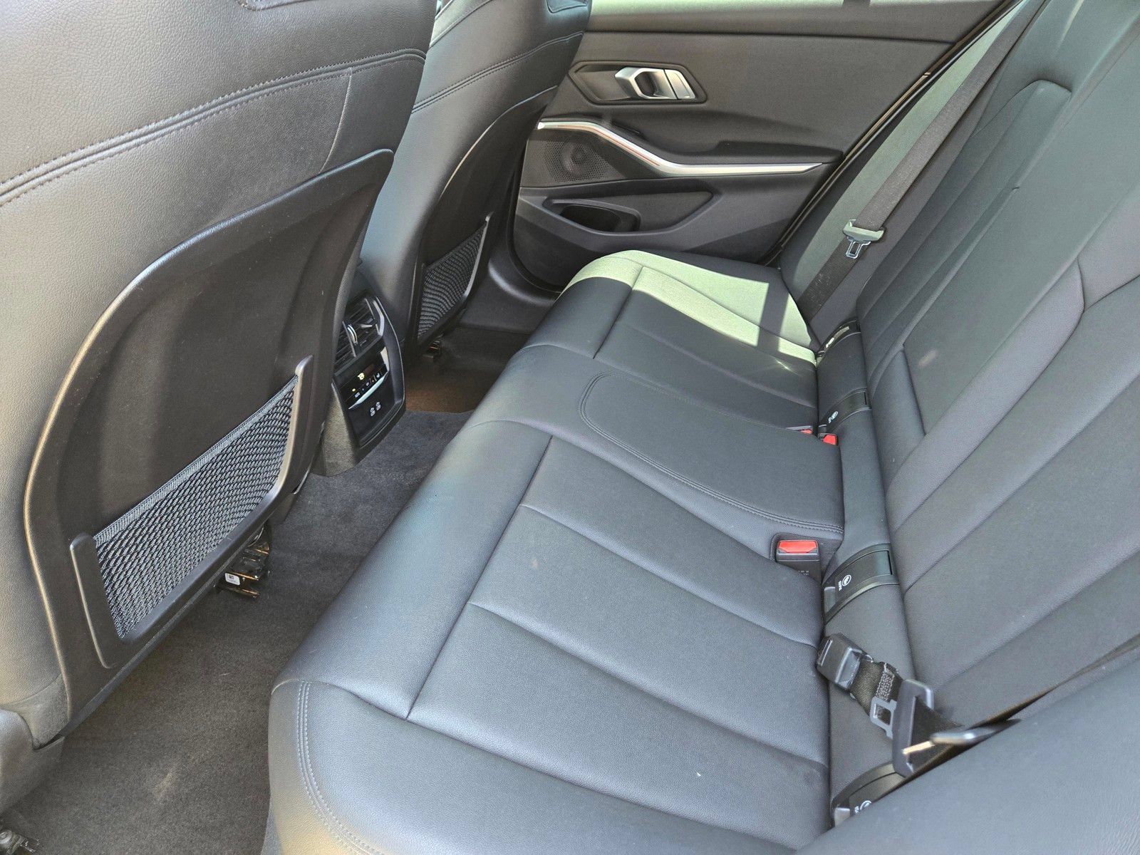 Used 2021 BMW 330i Sedan w/ Premium Package RWD image 17