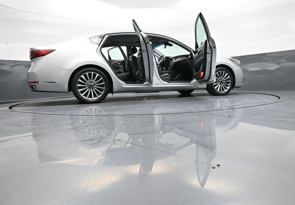 Certified 2017 Kia Cadenza Technology FWD image 47