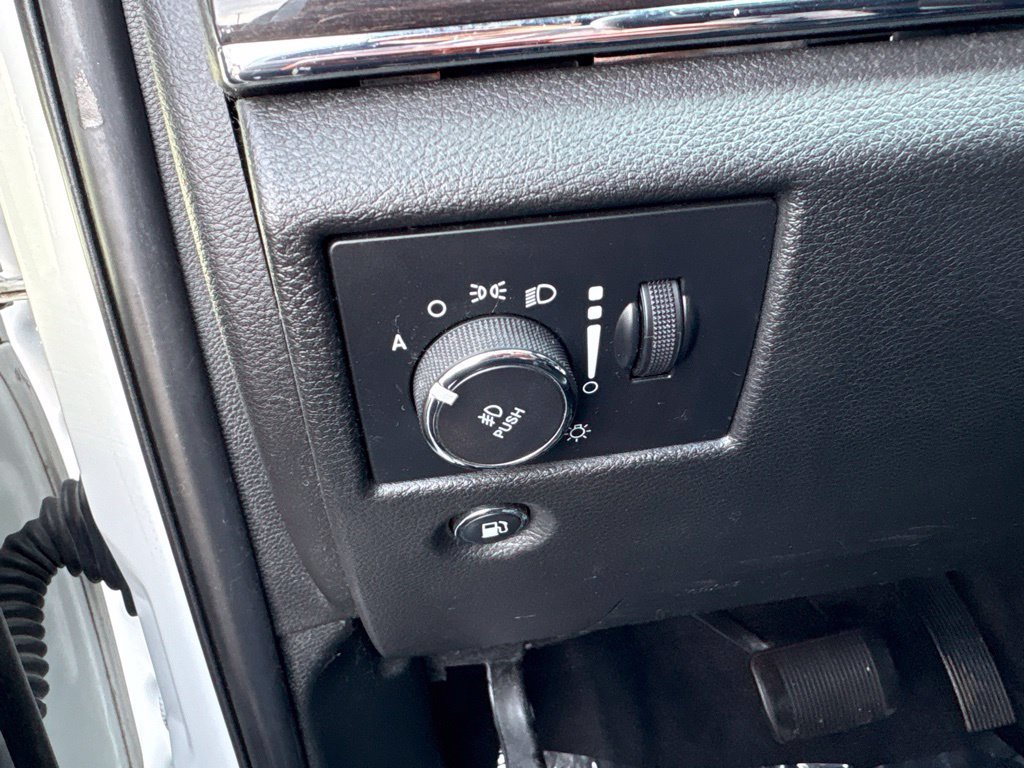 Used 2018 Jeep Grand Cherokee Overland AWD/4WD image 20