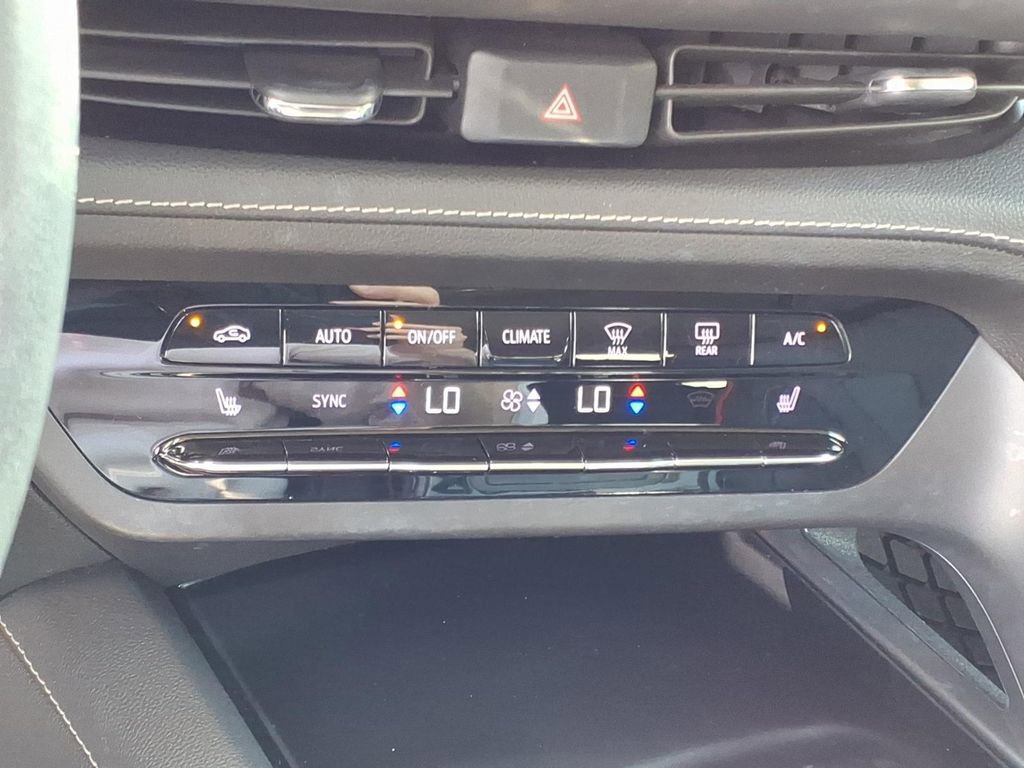 Used 2022 Buick Envision Essence w/ Sport Touring Package image 13