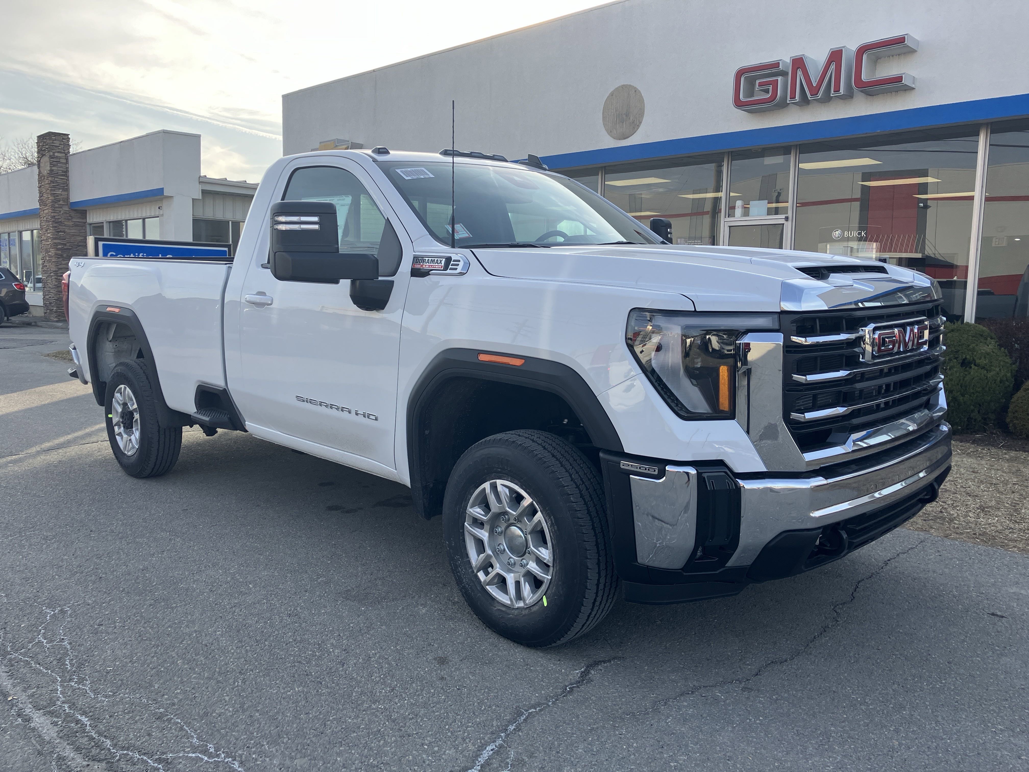 New 2025 GMC Sierra 2500 SLE