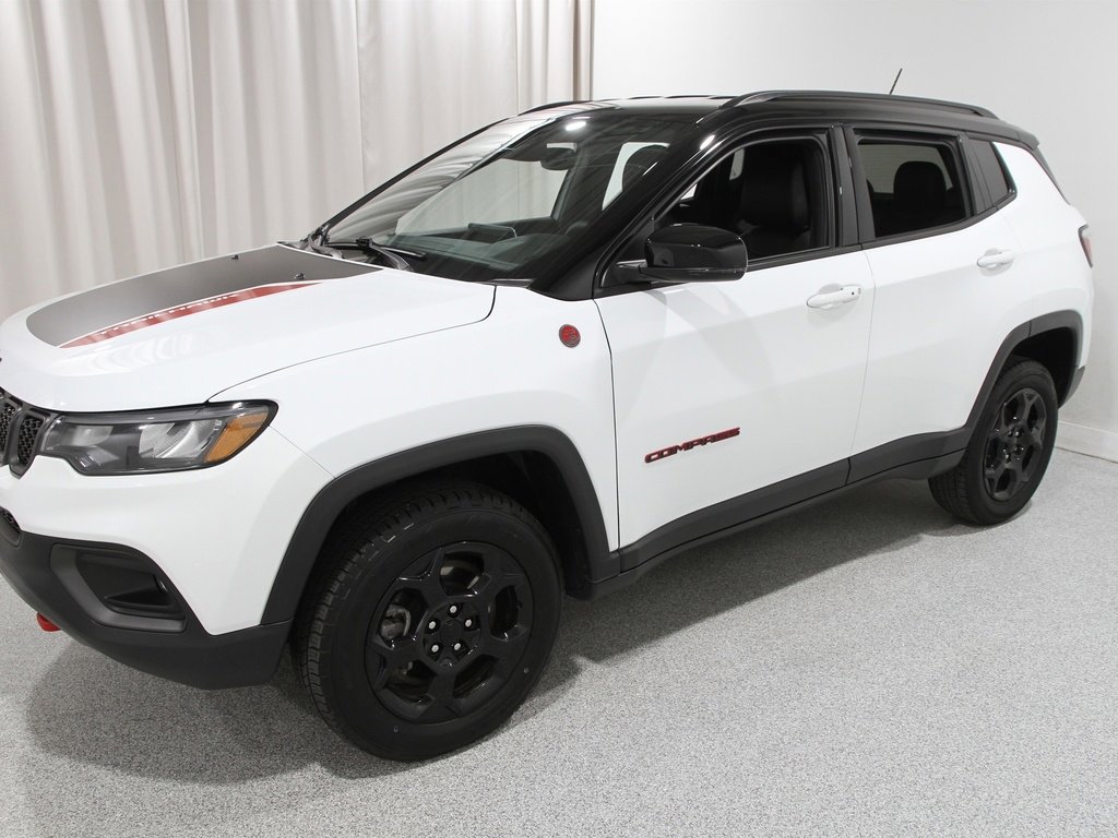 Used 2023 Jeep Compass Trailhawk image 3