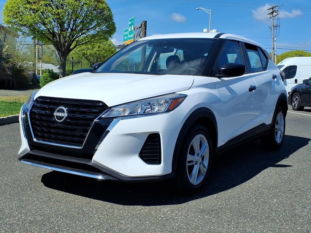Used 2024 Nissan Kicks S image 3