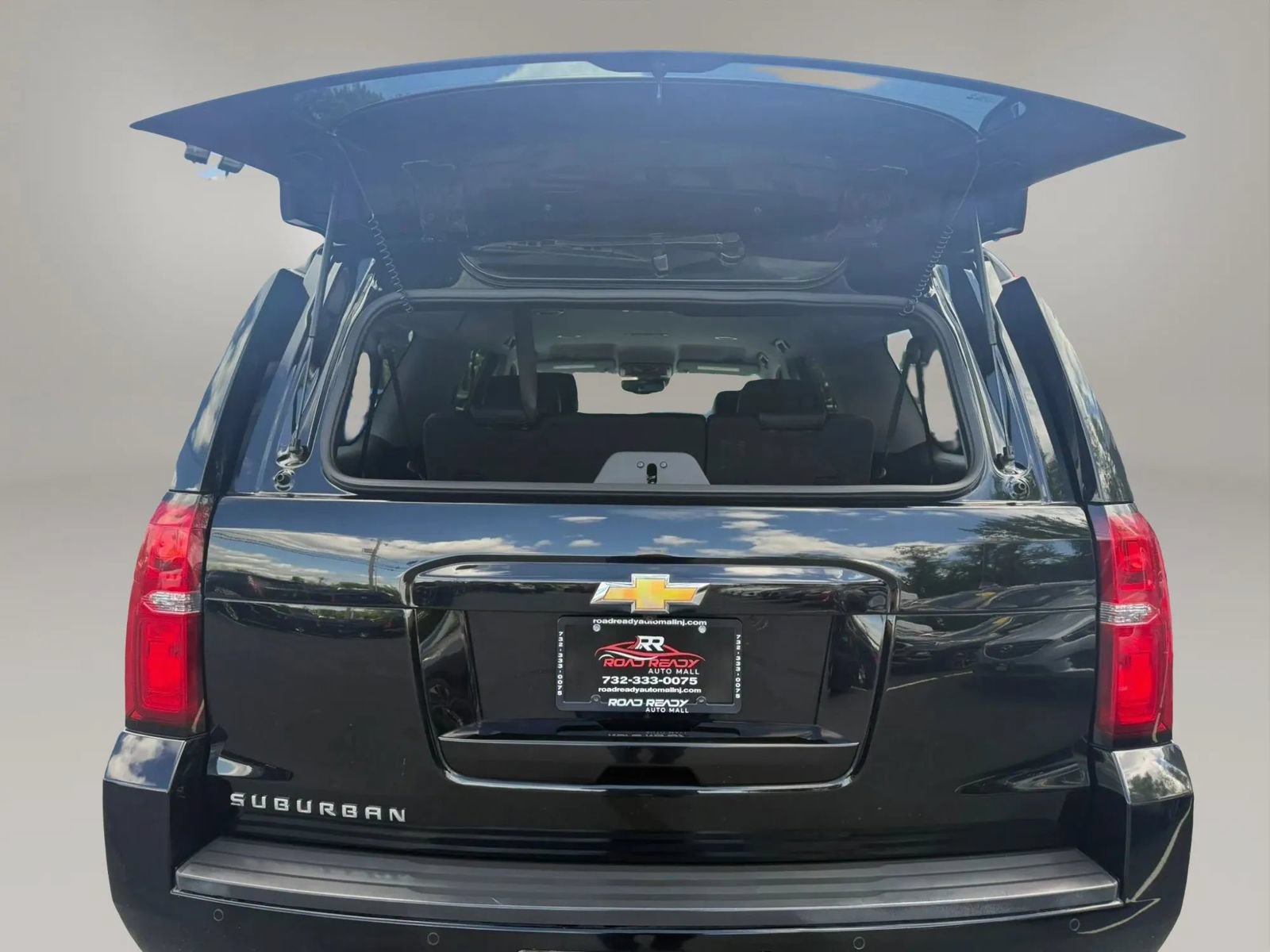 Used 2019 Chevrolet Suburban LT AWD/4WD image 40
