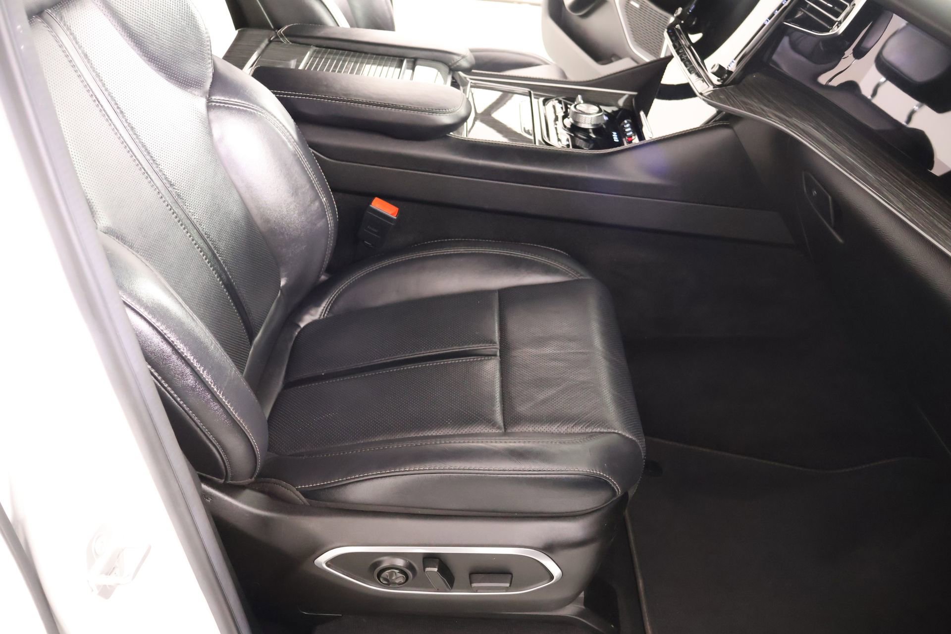 Used 2022 Jeep Wagoneer Series III w/ Convenience Group I image 15