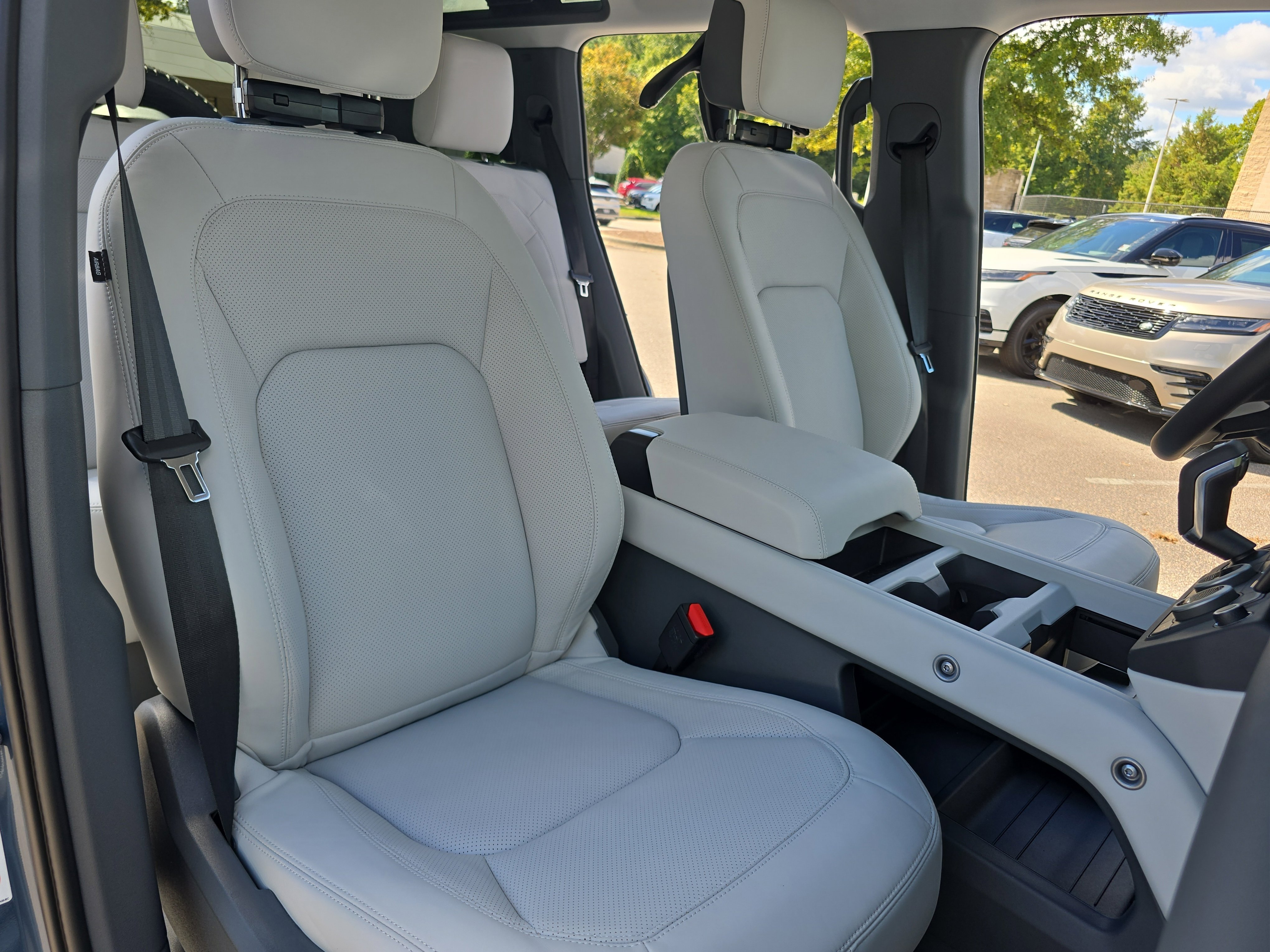 New 2026 Land Rover Defender 110 S image 10