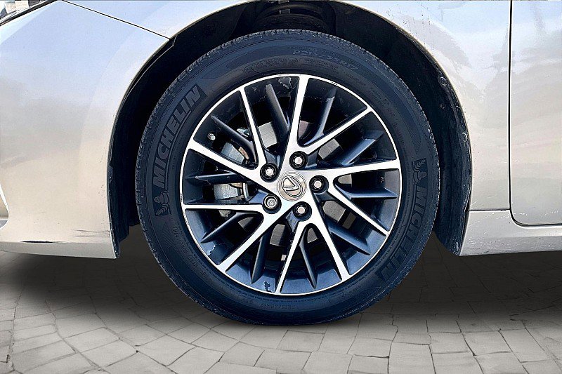 Used 2017 Lexus ES 350 w/ Luxury Package FWD image 7