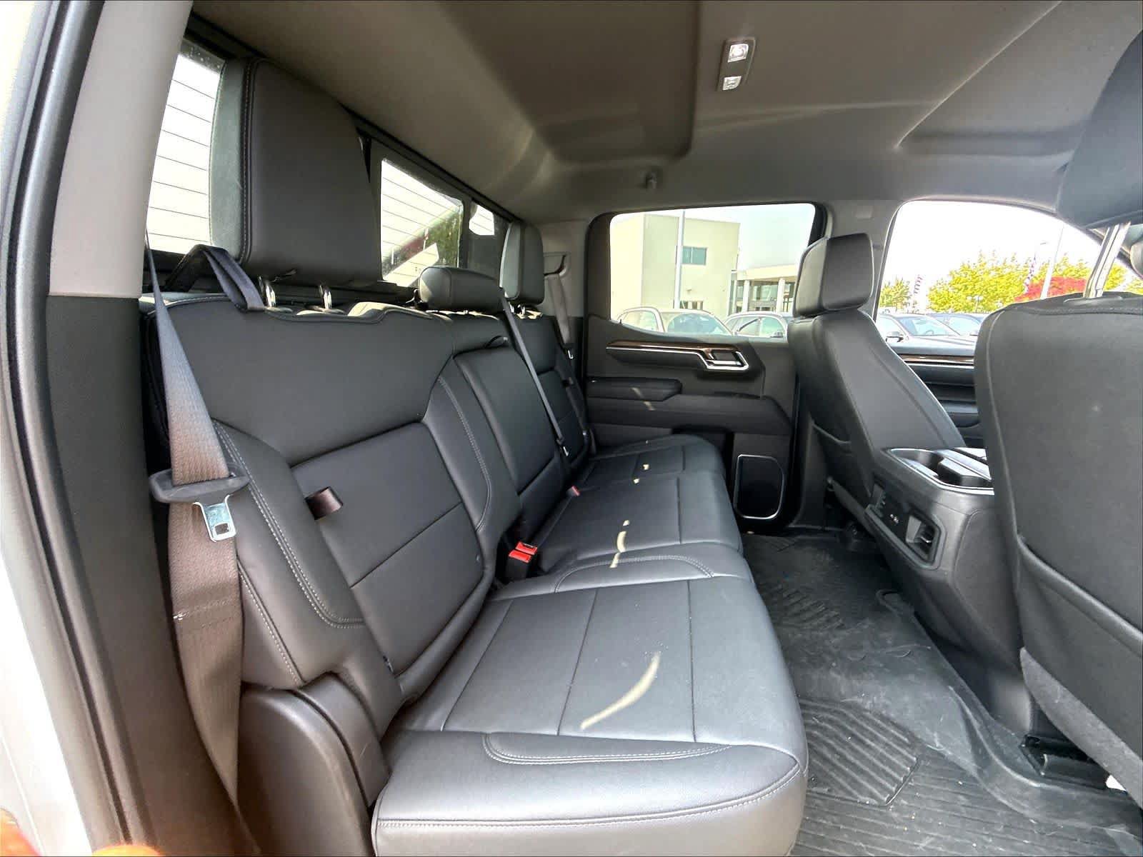 Used 2025 Chevrolet Silverado 1500 LT Trail Boss w/ Convenience Package II AWD/4WD image 26