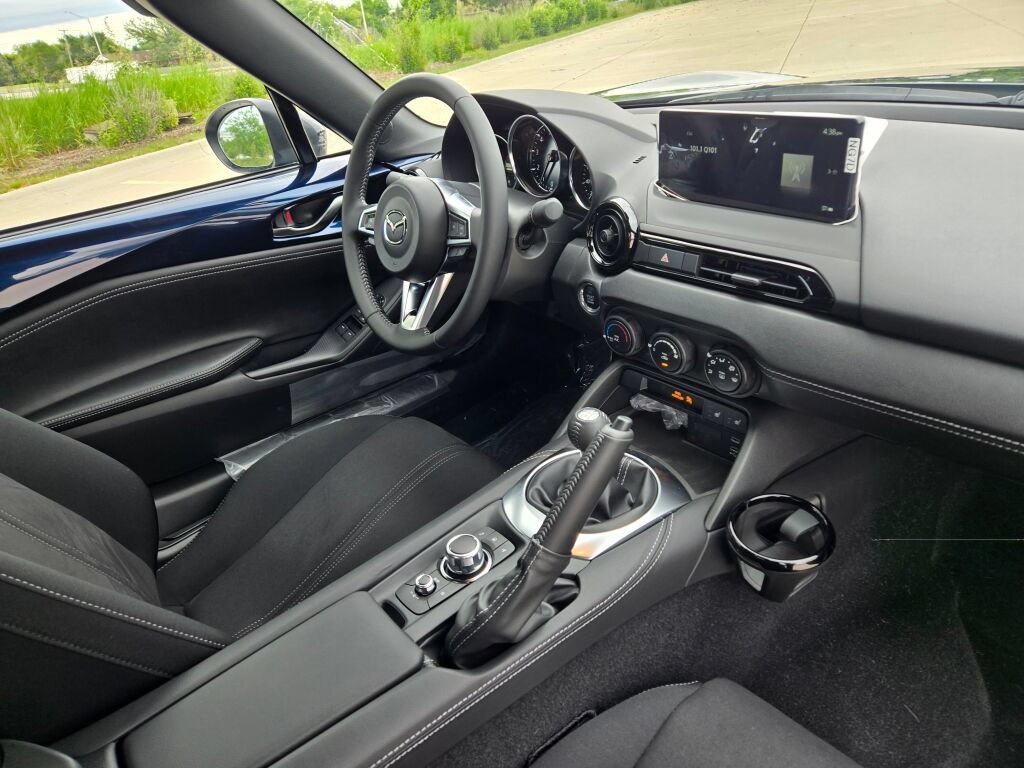 New 2026 MAZDA MX-5 Miata Club w/ Weather Package RWD image 5