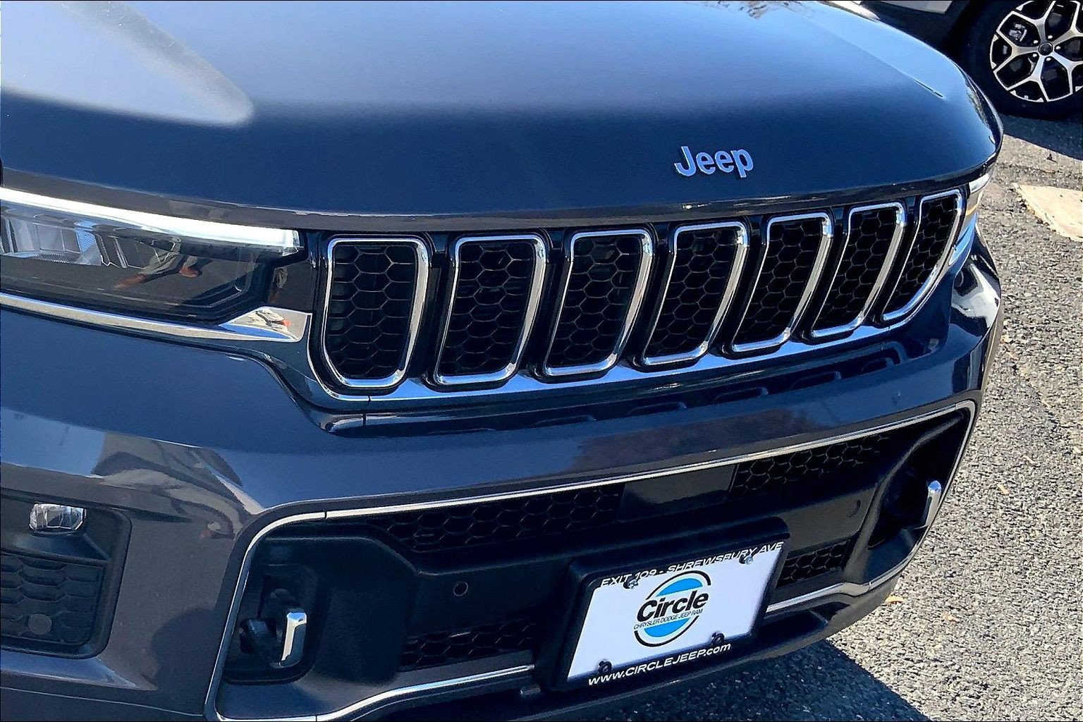 Used 2023 Jeep Grand Cherokee L Overland w/ Luxury Tech Group IV AWD/4WD image 29