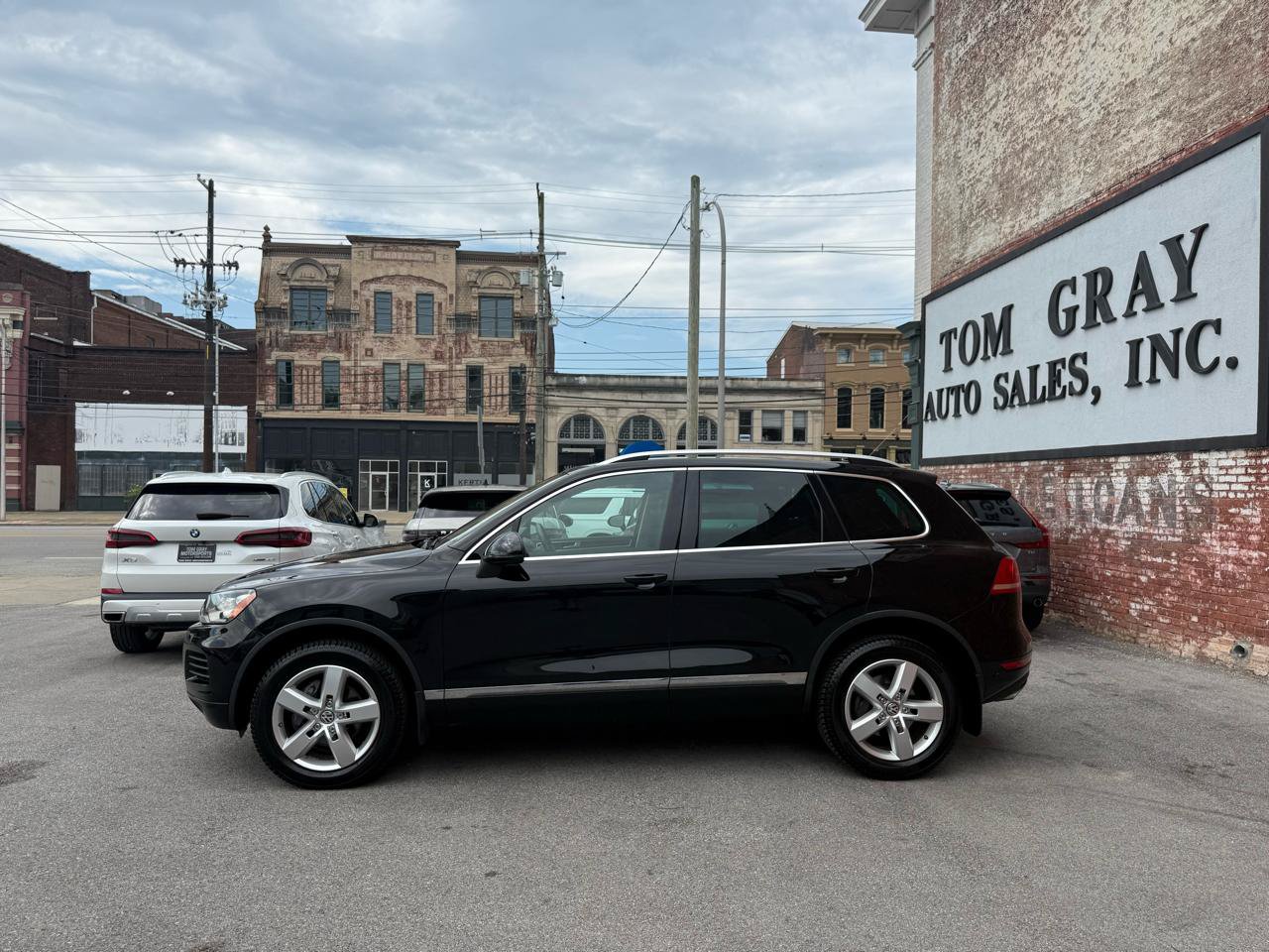 Used 2014 Volkswagen Touareg TDI AWD/4WD image 5