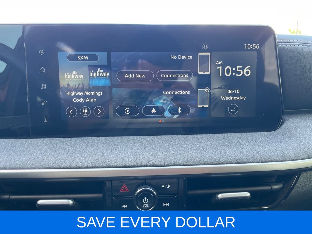 Used 2025 Nissan Kicks SV FWD image 18