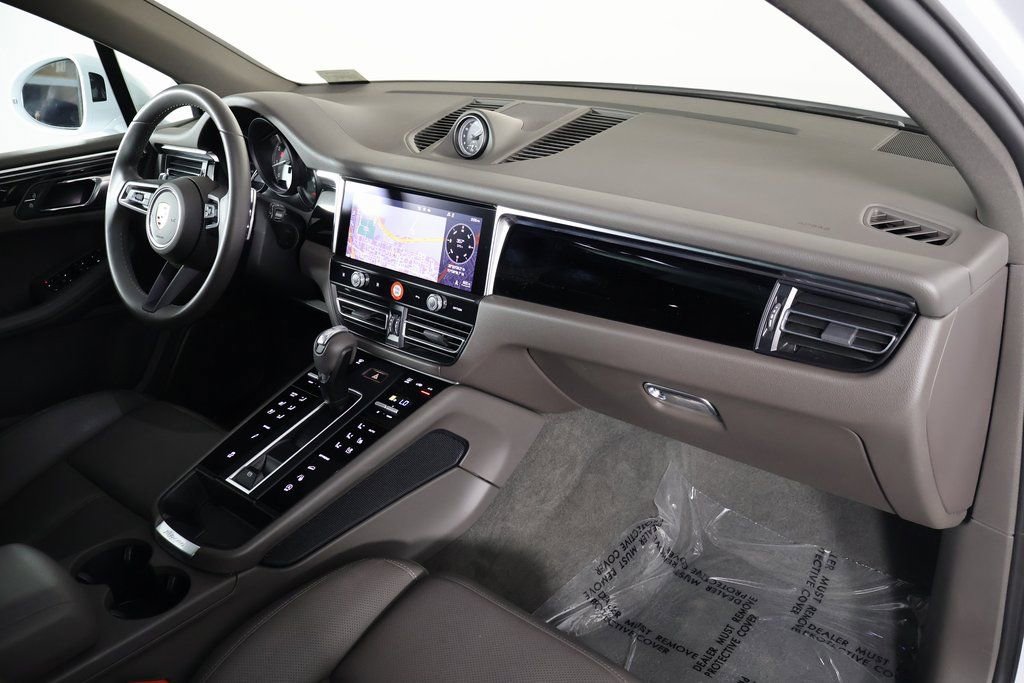 Used 2023 Porsche Macan S image 9