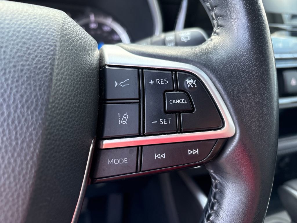 Used 2022 Toyota Highlander XLE image 21