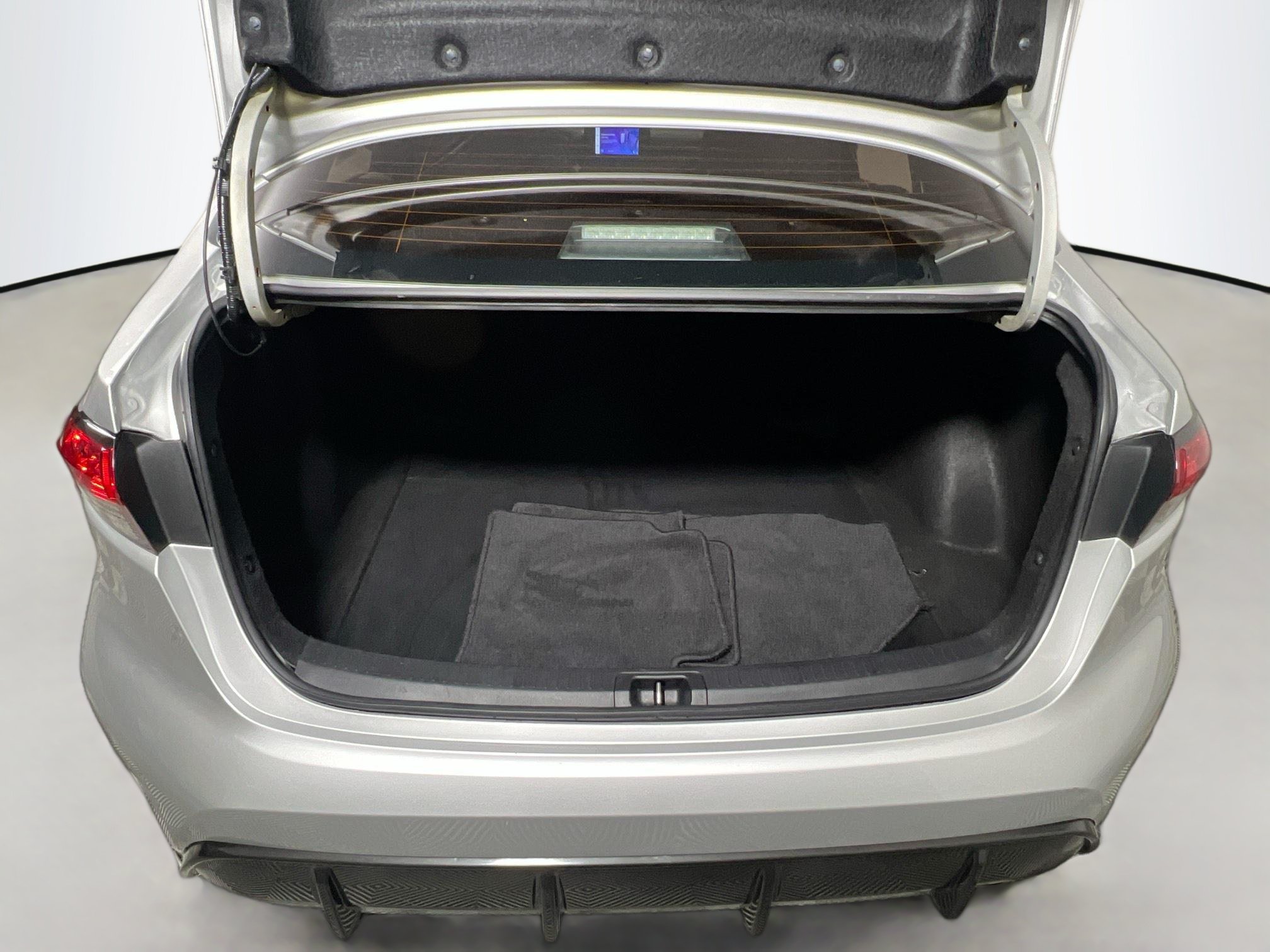 Used 2025 Toyota Corolla SE FWD image 34
